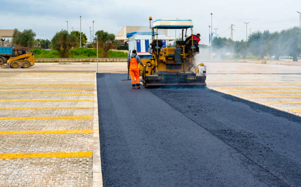 Best Asphalt Driveway Installation  in Mcgregor, TX